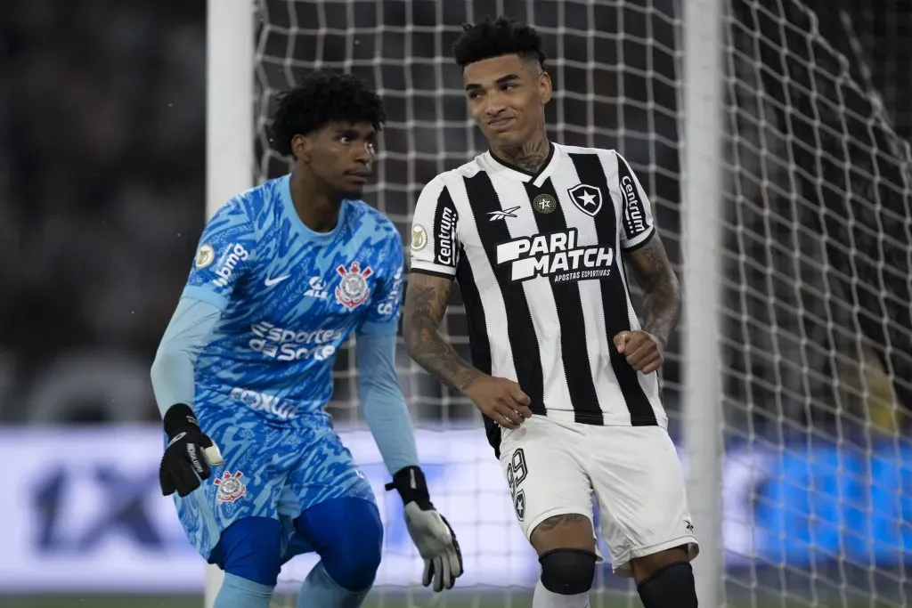 RJ – RIO DE JANEIRO – 14/09/2024 – BRASILEIRO A 2024, BOTAFOGO X CORINTHIANS – Igor Jesus jogador do Botafogo durante partida contra o Corinthians no estadio Engenhao pelo campeonato Brasileiro A 2024. Foto: Jorge Rodrigues/AGIF