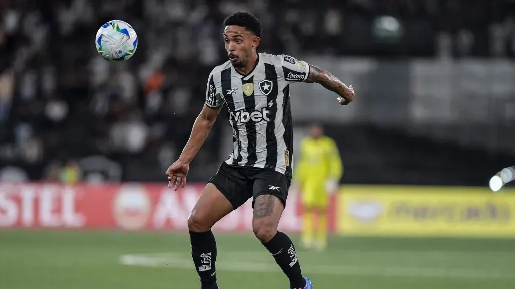 Vitinho pelo Botafogo. Foto: Thiago Ribeiro/AGIF