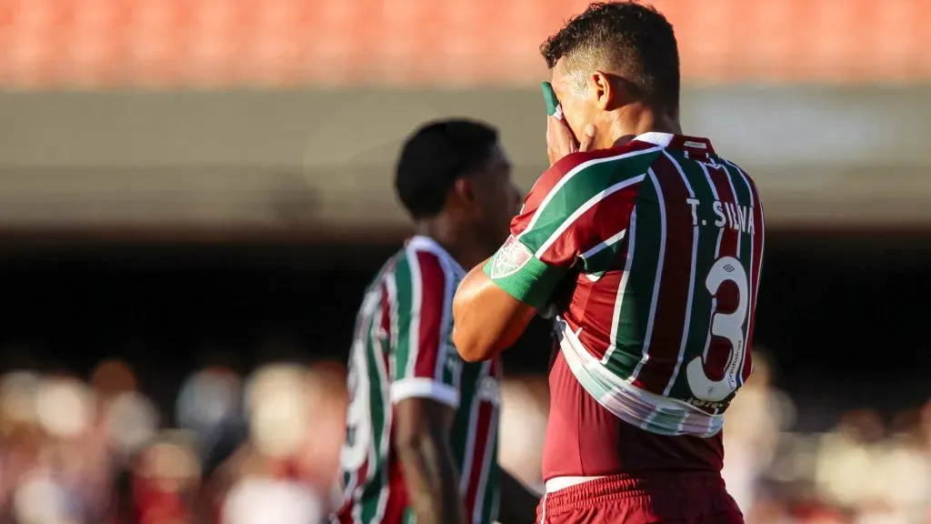 Thiago Silva se lamentando durante São Paulo x Fluminense – Foto: Marcello Zambrana/AGIF