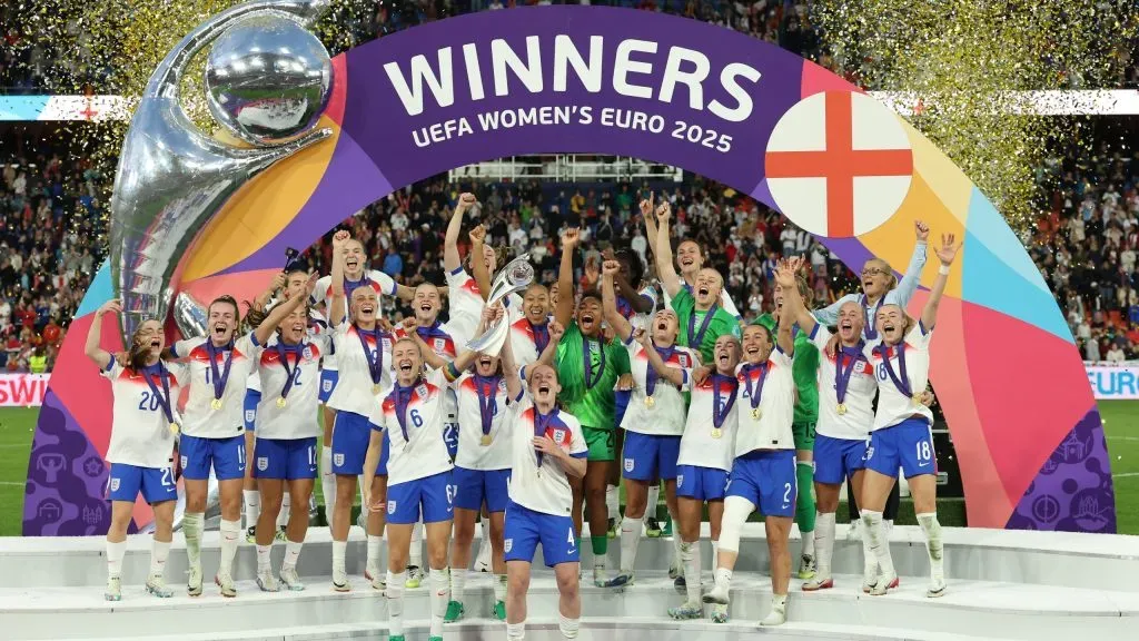 BASEL, SWITZERLAND – JULY 27: Leah Williamson and Keira Walsh of England lift the UEFA Women’s EURO trophy after their team’s victory in during the UEFA Women’s EURO 2025 Final match between England and Spain at St. Jakob-Park on July 27, 2025 in Basel, Switzerland. (Photo by Alexander Hassenstein/Getty Images)