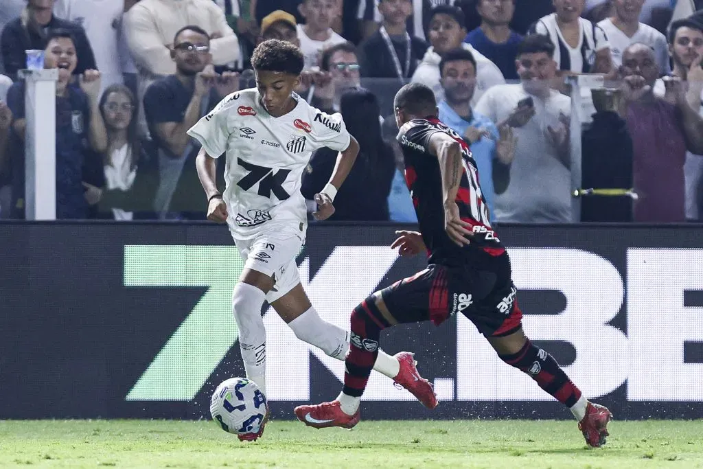 De La Cruz participou da partida contra o Santos. Photo by Ricardo Moreira/Getty Images