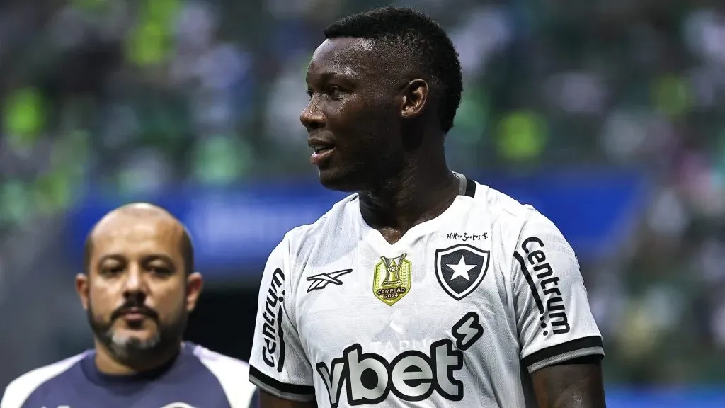 Patrick de Paula deixou o Botafogo pelo Estoril – Foto: Fabio Giannelli/AGIF