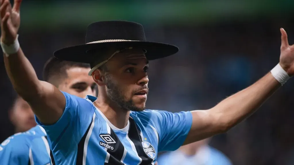 Braithwaite comemorando gol. Foto: Maxi Franzoi/AGIF