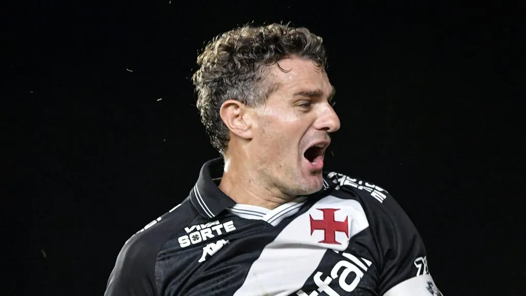 Vegetti, atacante do Vasco. Foto: Thiago Ribeiro/AGIF.