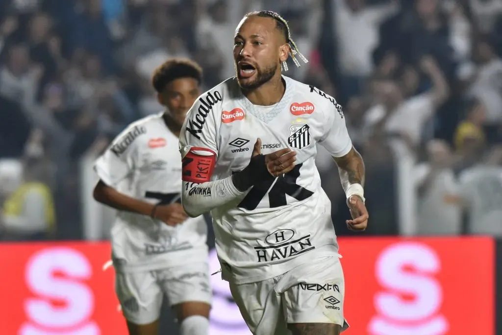 Neymar Jr jogador do Santos comemora seu gol durante partida contra o Flamengo – Foto: Jota Erre/AGIF