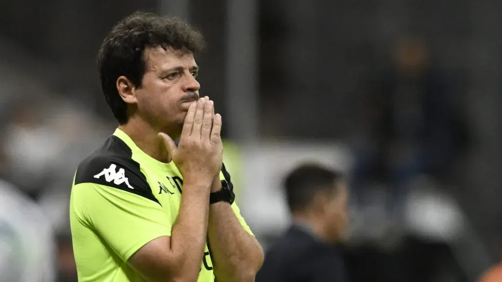 Fernando Diniz, técnico do Gigante da Colina. Foto: Mateus Bonomi/AGIF.