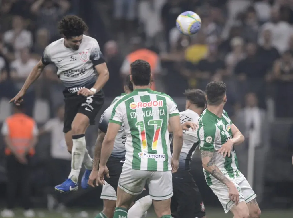 André Ramalho, jogador do Corinthians durante partida contra o Juventude – Foto: Alan Morici/AGIF