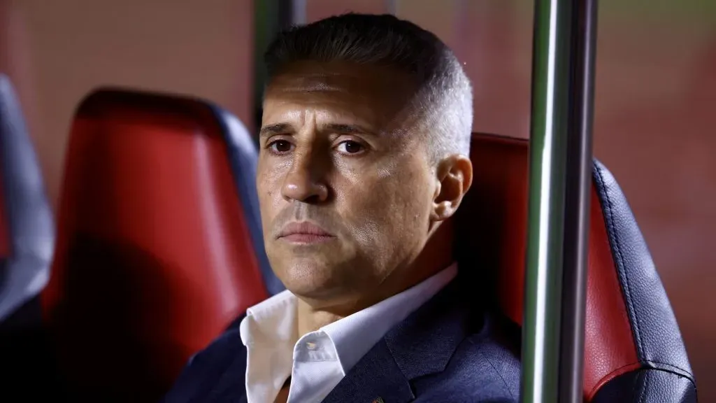 Hernan Crespo tecnico do Sao Paulo durante partida contra o Vitoria no estadio Morumbi pelo campeonato Brasileiro A 2025. Foto: Marcello Zambrana/AGIF