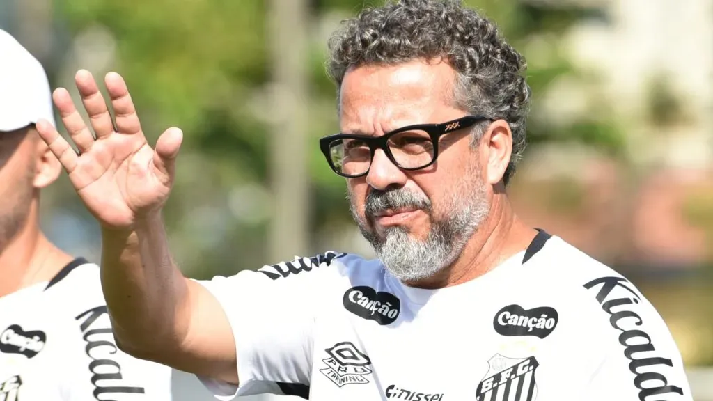 Cleber Xavier durante treinamento do Santos – Foto: JOTA ERRE/AGIF