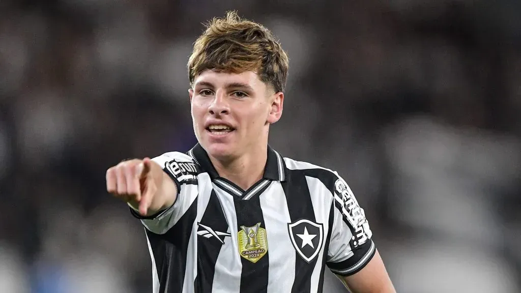 Montoro, atleta do Glorioso. Foto: Thiago Ribeiro/AGIF.