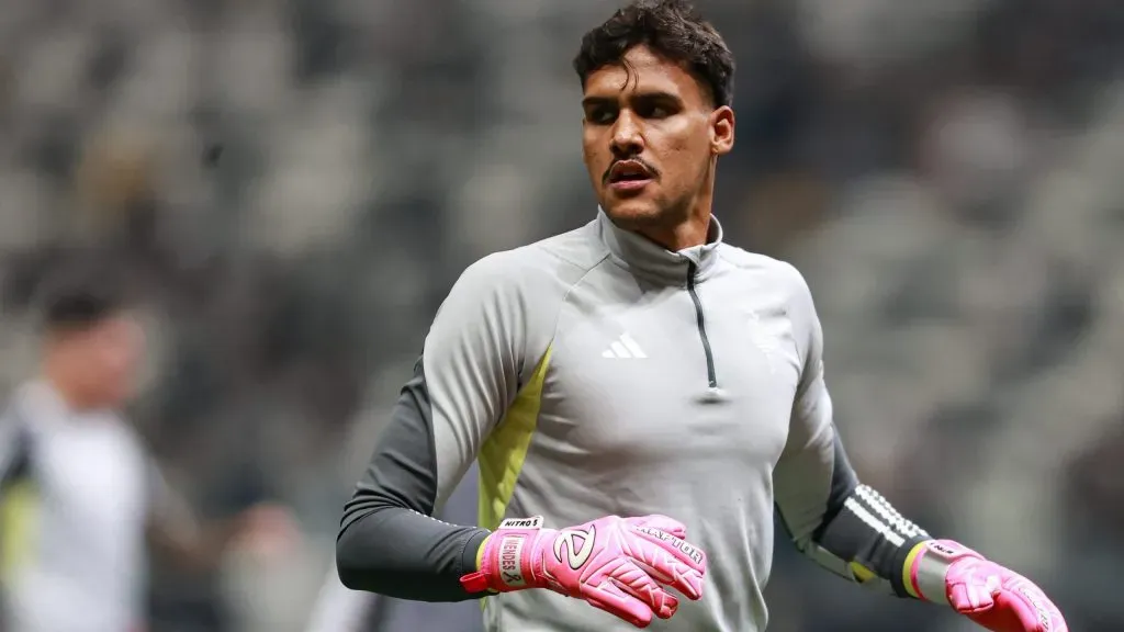 Matheus Mendes não joga mais pelo Galo - Foto: Ettore Chiereguini/AGIF