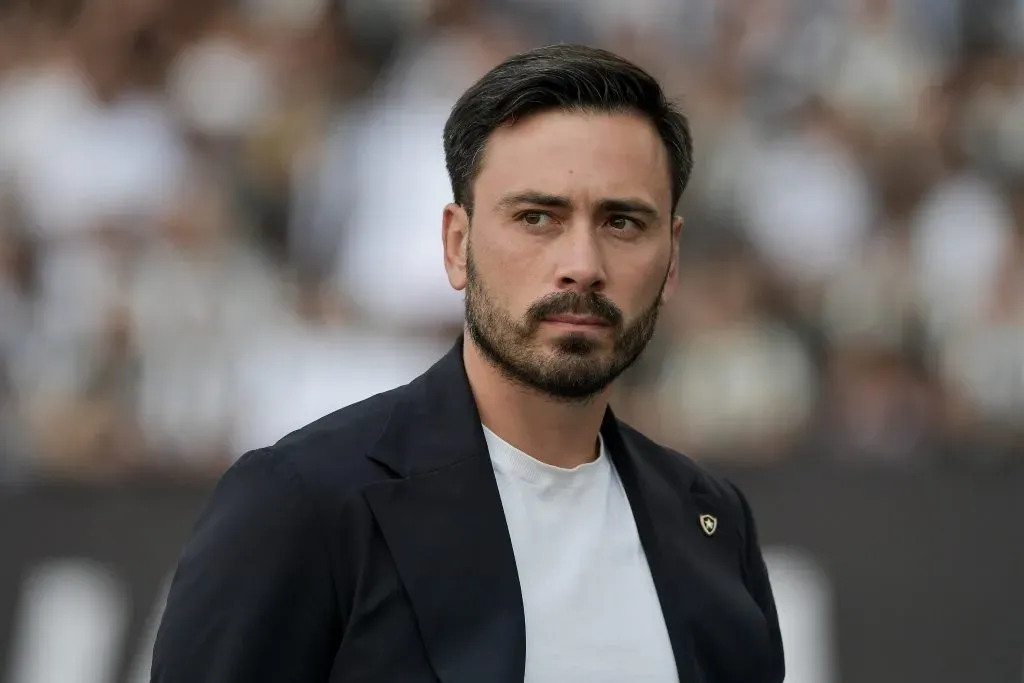 RJ – RIO DE JANEIRO – 03/08/2025 – BRASILEIRO A 2025, BOTAFOGO X CRUZEIRO – Davide Ancelotti tecnico do Botafogo durante partida contra o Cruzeiro no estadio Engenhao pelo campeonato Brasileiro A 2025. Foto: Thiago Ribeiro/AGIF