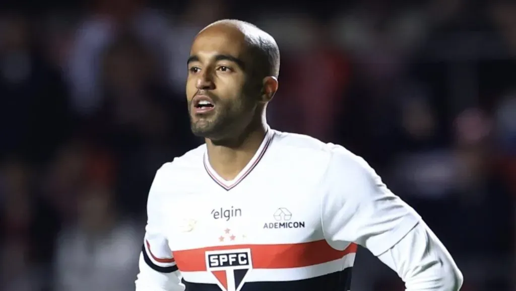 Lucas Moura jogador do Sao Paulo durante partida contra o Vitoria no estadio Morumbi pelo campeonato Brasileiro A 2025. Foto: Marcello Zambrana/AGIF