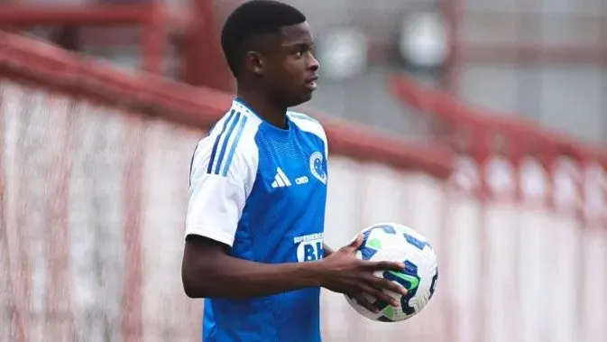 Otávio Gabriel em ação pela base do Cruzeiro – Foto: Gustavo Martins