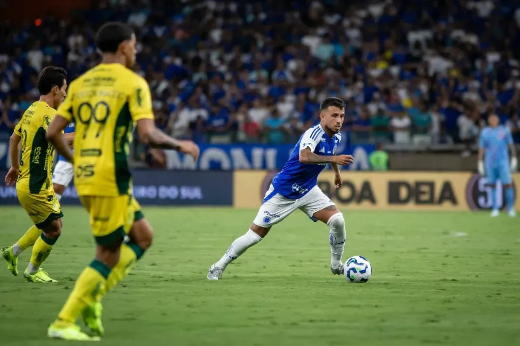 Matheus Henrique jogador do Cruzeiro durante partida contra o Mirassol – Foto: Fernando Moreno/AGIF