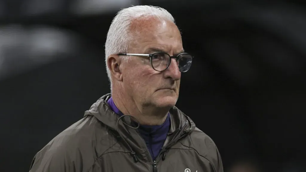 Dorival Júnior em partida pelo campeonato brasileiro – Foto: Ricardo Moreira/Getty Images)