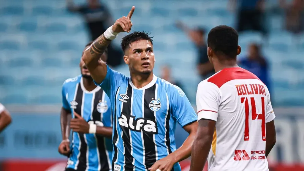 Arezo comemora gol pelo Imortal – Foto: Maxi Franzoi/AGIF