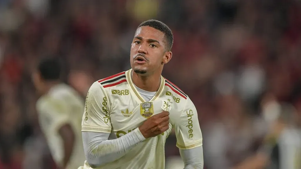 Samuel Lino foi uma das contratações do Rubro-Negro. Foto: Thiago Ribeiro/AGIF.