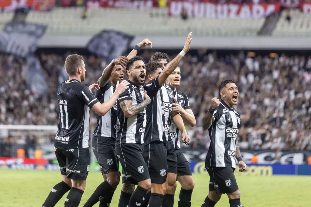 Galeano, jogador do Ceara comemora seu gol na estadio Arena Castelao pelo campeonato Brasileiro A 2025. Foto: Lucas Emanuel/AGIF