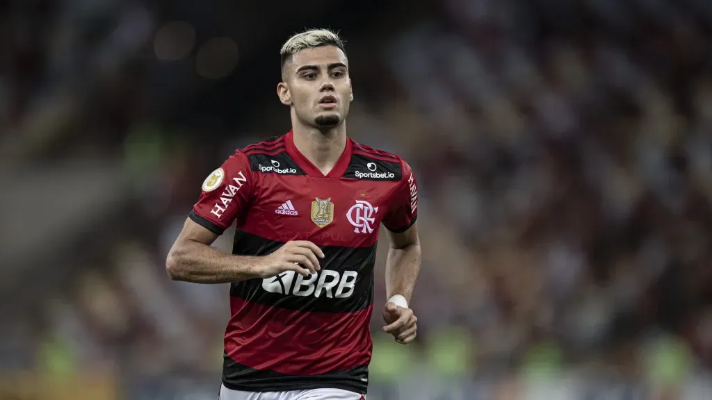 Andreas Pereira pelo Flamengo no Brasileirão 2021. Foto: Jorge Rodrigues/AGIF