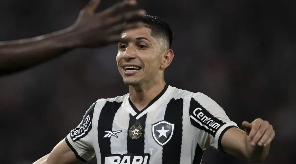 Jefferson Savarino busca finalização. Foto: Fabio Giannelli/AGIF/ Alamy Stock Photo