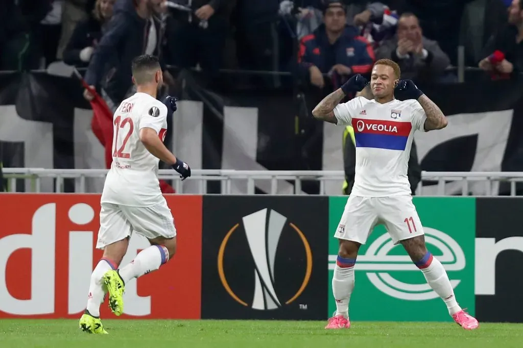 Memphis Depay jogador do Lyon comemora gol – (Photo by Dan Istitene/Getty Images)