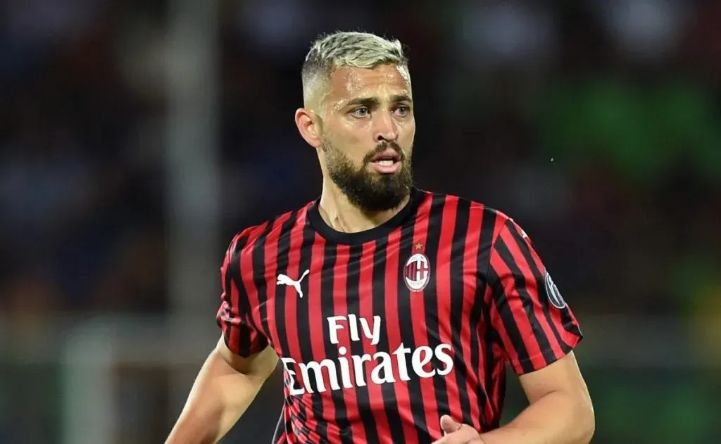 Léo Duarte passou pelo Milan - Foto: Getty Images.