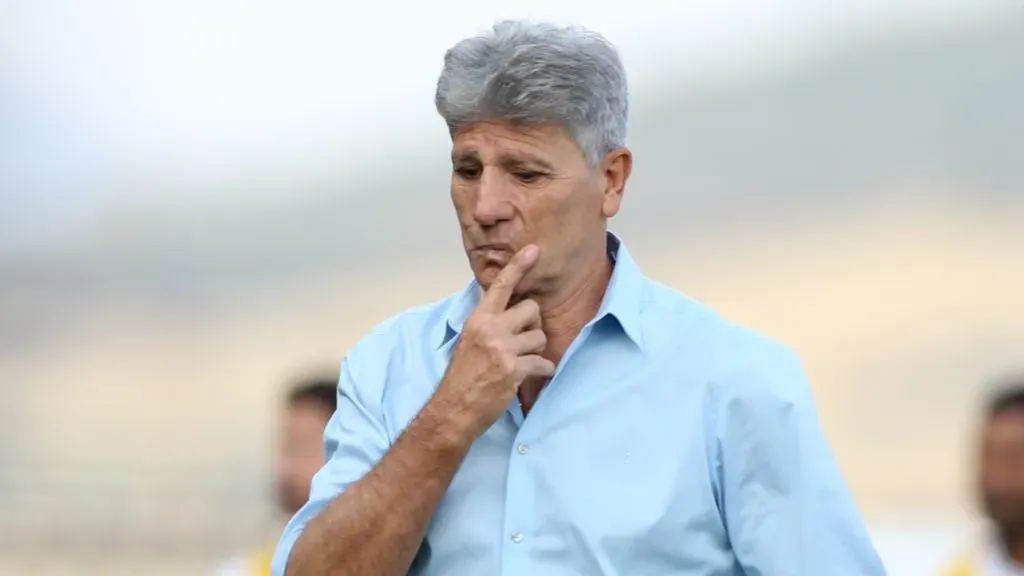 Renato Gaucho tem muito a trabalhar no sistema defensivo do Fluminense. Foto: Marlon Costa/AGIF