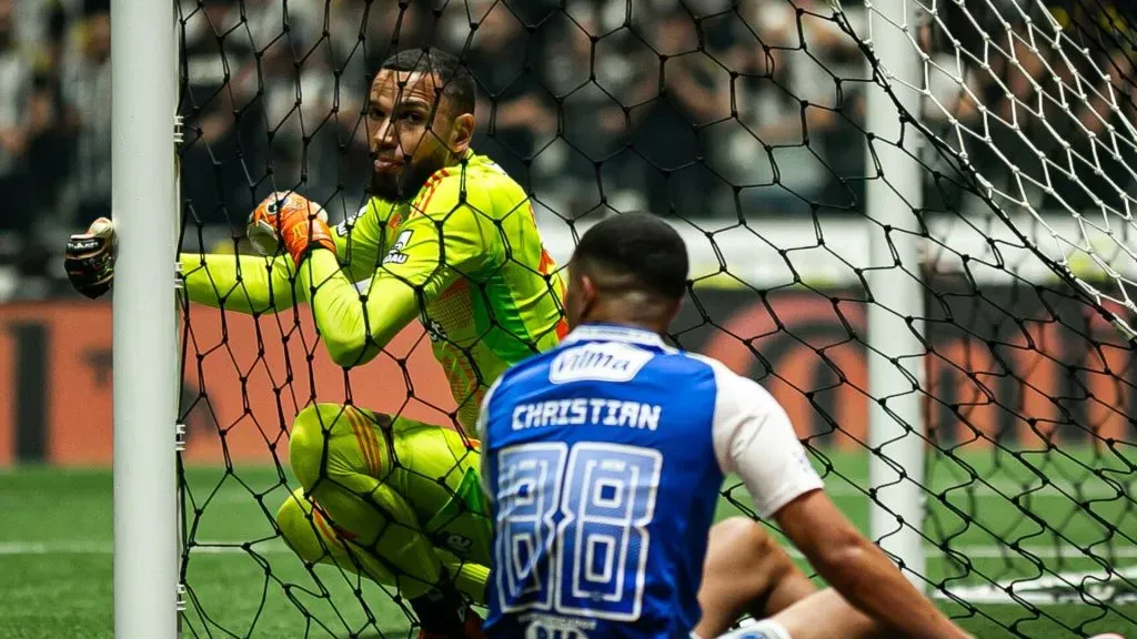 MG – BELO HORIZONTE – 27/08/2025 – COPA DO BRASIL 2025, ATLÉTICO-MG X CRUZEIRO -Everson jogador do Atlético-MG durante partida contra o Cruzeiro no estádio Arena MRV pelo campeonato Copa Do Brasil 2025. Foto: Fernando Moreno/AGIF