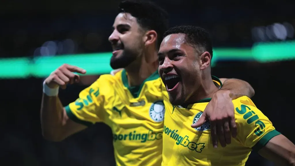 Dupla com Vitor Roque turbinou atuações de Flaco – Foto: Ettore Chiereguini/AGIF