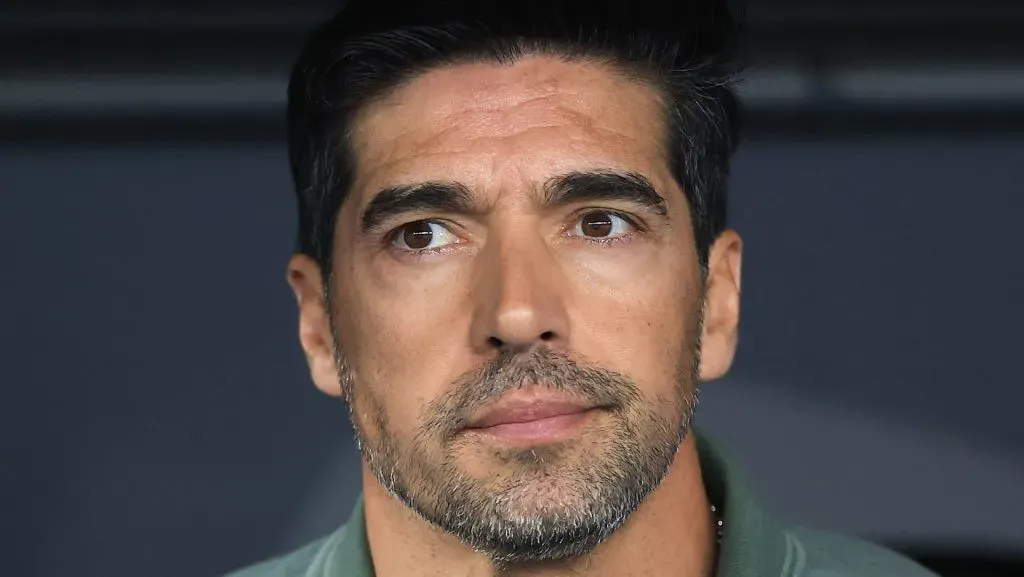 Abel Ferreira, técnico do Palmeiras em partida pelo campeonato brasileiro. (Foto: Buda Mendes/Getty Images)