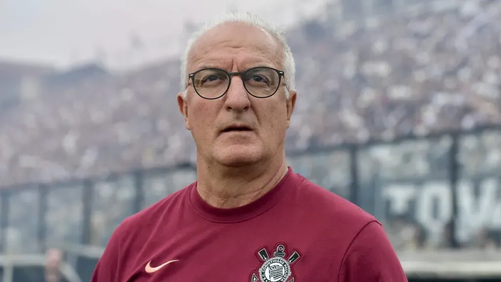 Dorival Jr é um dos pendurados com cartão amarelo para o Dérbi – Foto: Thiago Ribeiro/AGIF