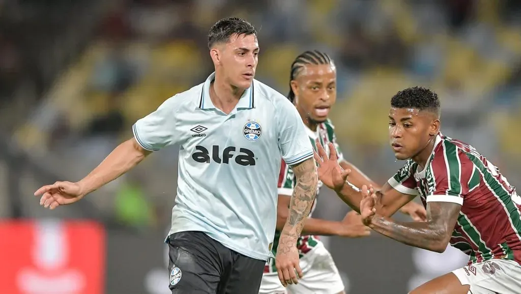 Foto: Thiago Ribeiro/AGIF – Pavón durante jogo contra o Fluminense no Campeonato Brasileiro 2025.