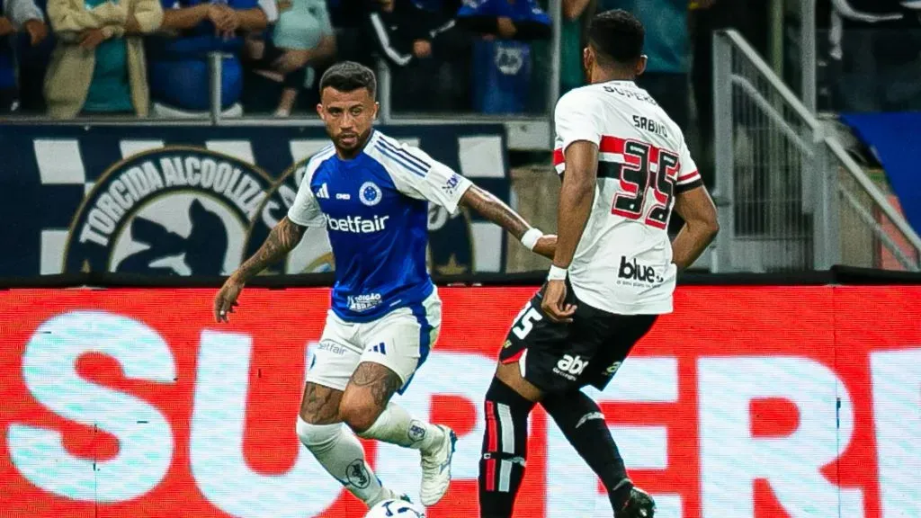 Matheus Henrique, atleta da Raposa. Foto: Gilson Lobo/AGIF.