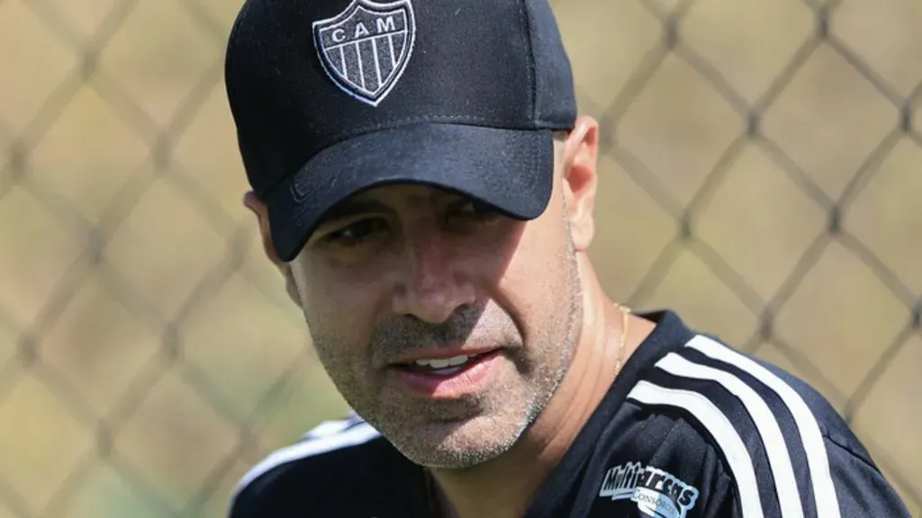 Auxiliar fará sétimo jogo no comando interino do Galo (Foto: Pedro Souza / Atlético)