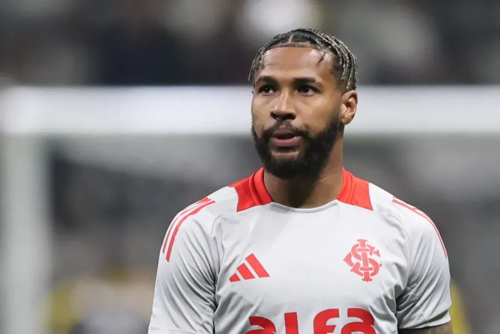 MG – BELO HORIZONTE – 12/06/2025 – BRASILEIRO A 2025, ATLETICO-MG X INTERNACIONAL – Wesley jogador do Internacional durante aquecimento antes da partida contra o Atletico-MG no estadio Arena MRV pelo campeonato Brasileiro A 2025. Foto: Gilson Lobo/AGIF