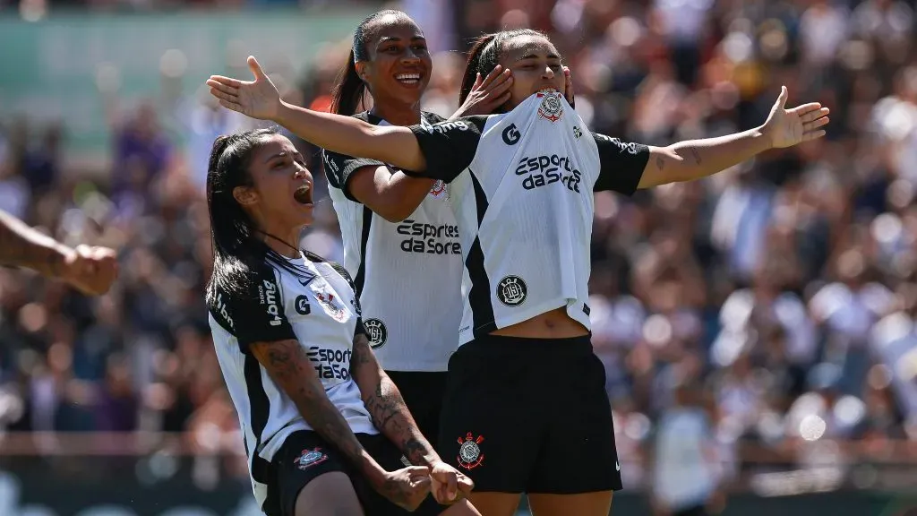 Time feminino do Corinthians na semifinal do Brasileiro Feminino
