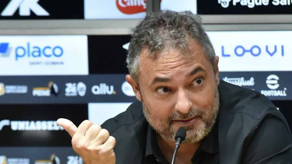 Foto: Jota Erre/AGIF – Alexandre Mattos não conseguiu acordo com zagueiro argentino da Inter de Milão.