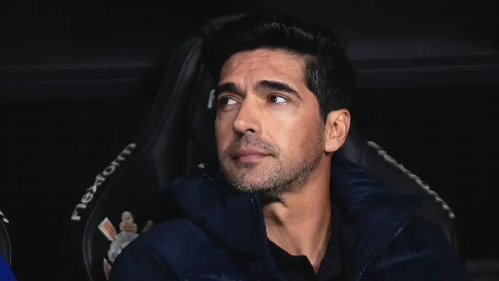 Abel Ferreira, tecnico do Palmeiras, durante partida contra o Corinthians no estadio Arena Corinthians pelo campeonato Brasileiro A 2025. Foto: Ettore Chiereguini/AGIF