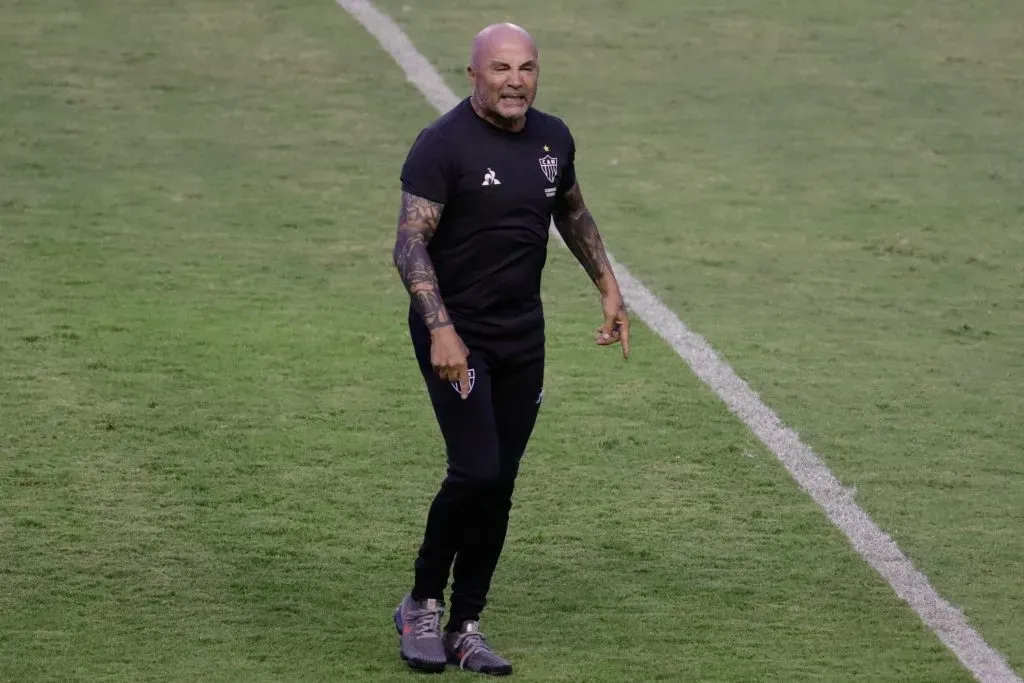 Sampaoli durante partida do Brasileirão 2020. Foto: Rafael Vieira/AGIF