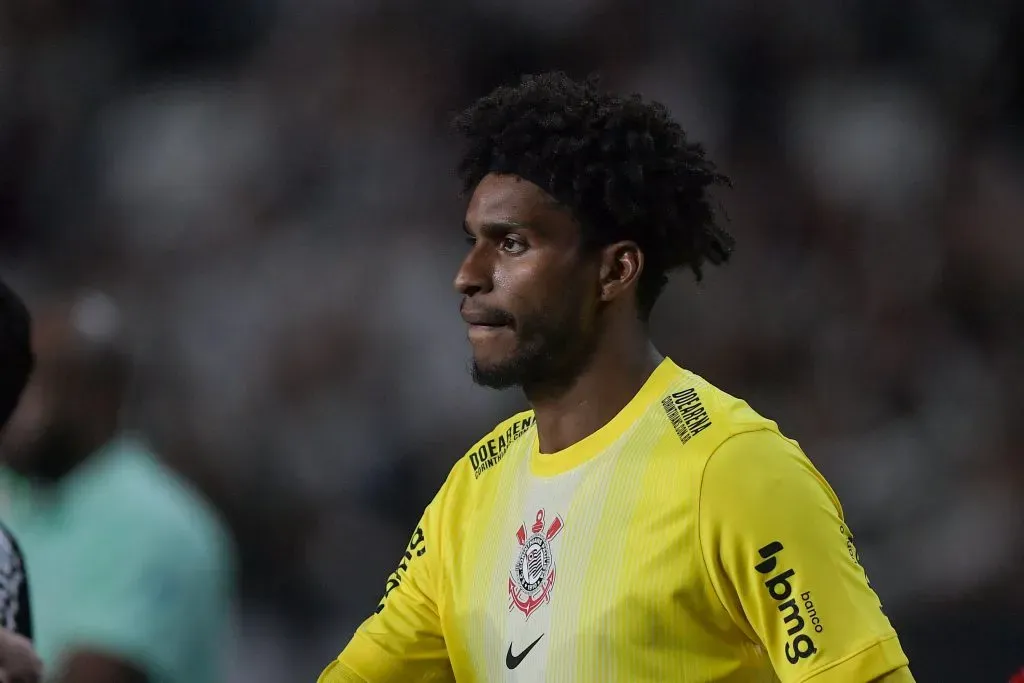 Hugo Souza goleiro do Corinthians – Foto: Thiago Ribeiro/AGIF