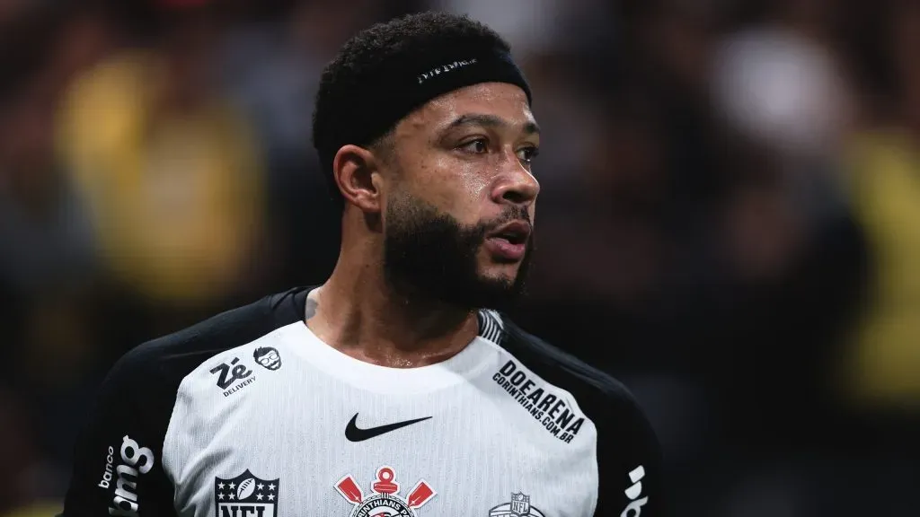 Memphis Depay jogador do Corinthians durante partida contra o Palmeiras no estadio Arena Corinthians pelo campeonato Brasileiro A 2025. Foto: Ettore Chiereguini/AGIF