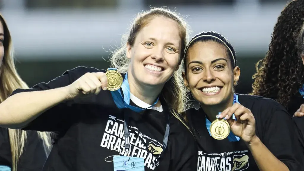 Ketlen e Suzane com medalha do Brasileiro Feminino A2