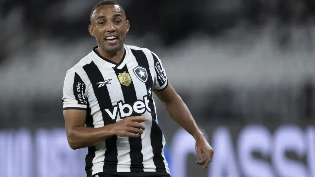 Marçal é um dos jogadores mais experientes do elenco alvinegro – Foto: Jorge Rodrigues/AGIF