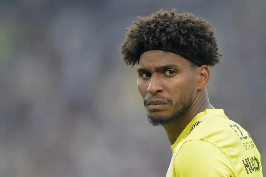 Corinthians fretou avião da Bolívia para trazer Hugo Souza, convocado por Carlo Ancelotti – Foto: Thiago Ribeiro/AGIF