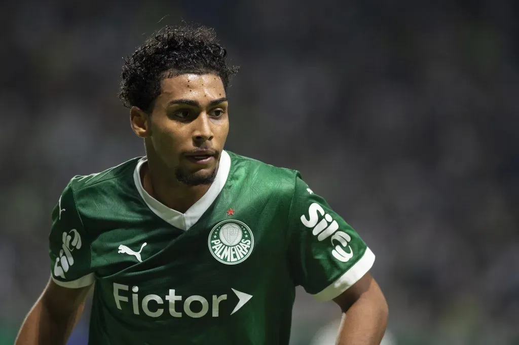 Luighi jogador do Palmeiras durante partida contra o Bragantino no estadio Arena Allianz Parque pelo campeonato Brasileiro A 2025. Foto: Anderson Romao/AGIF