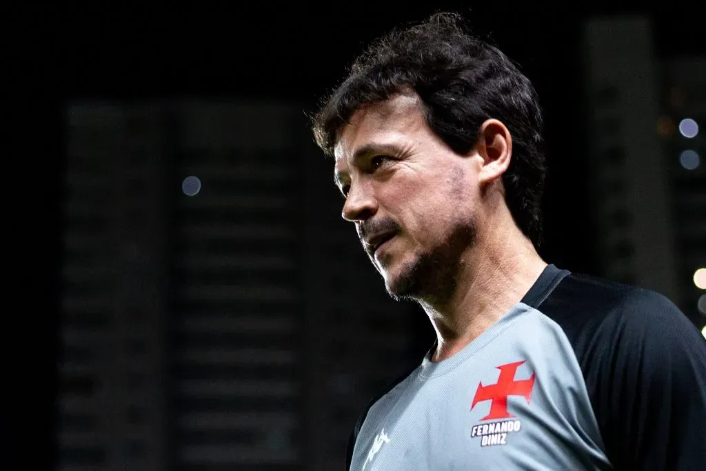 PE – RECIFE – 31/08/2025 – BRASILEIRO A 2025, SPORT X VASCO – Fernando Diniz tecnico do Vasco durante partida contra o Sport no estadio Ilha do Retiro pelo campeonato Brasileiro A 2025. Foto: Rafael Vieira/AGIF