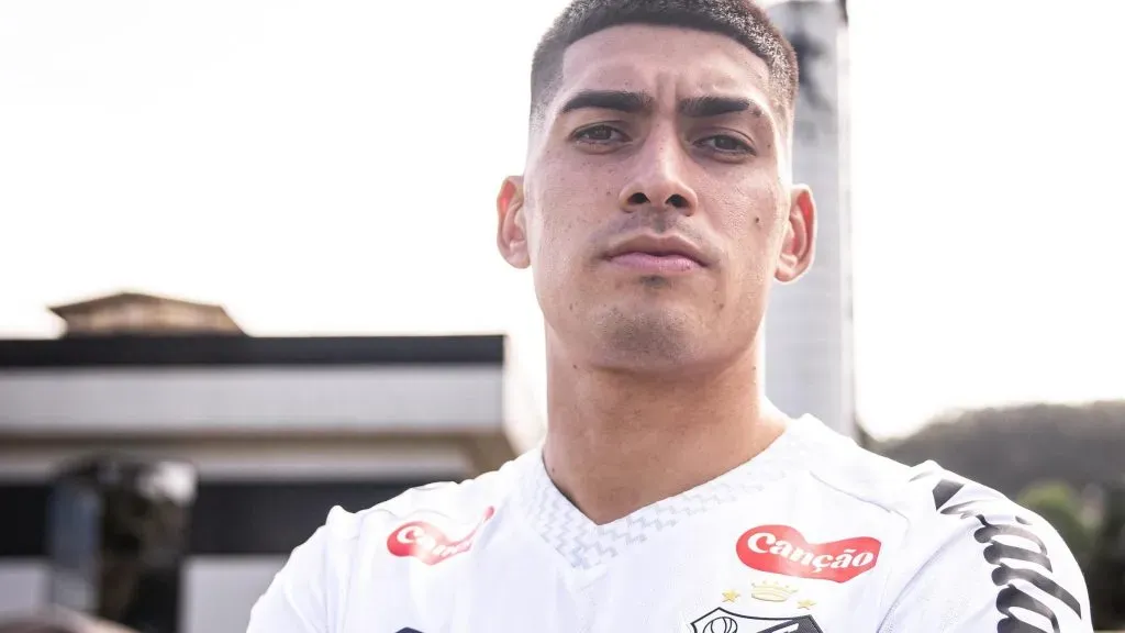 Adonis Frías no Santos - Foto: X do Santos