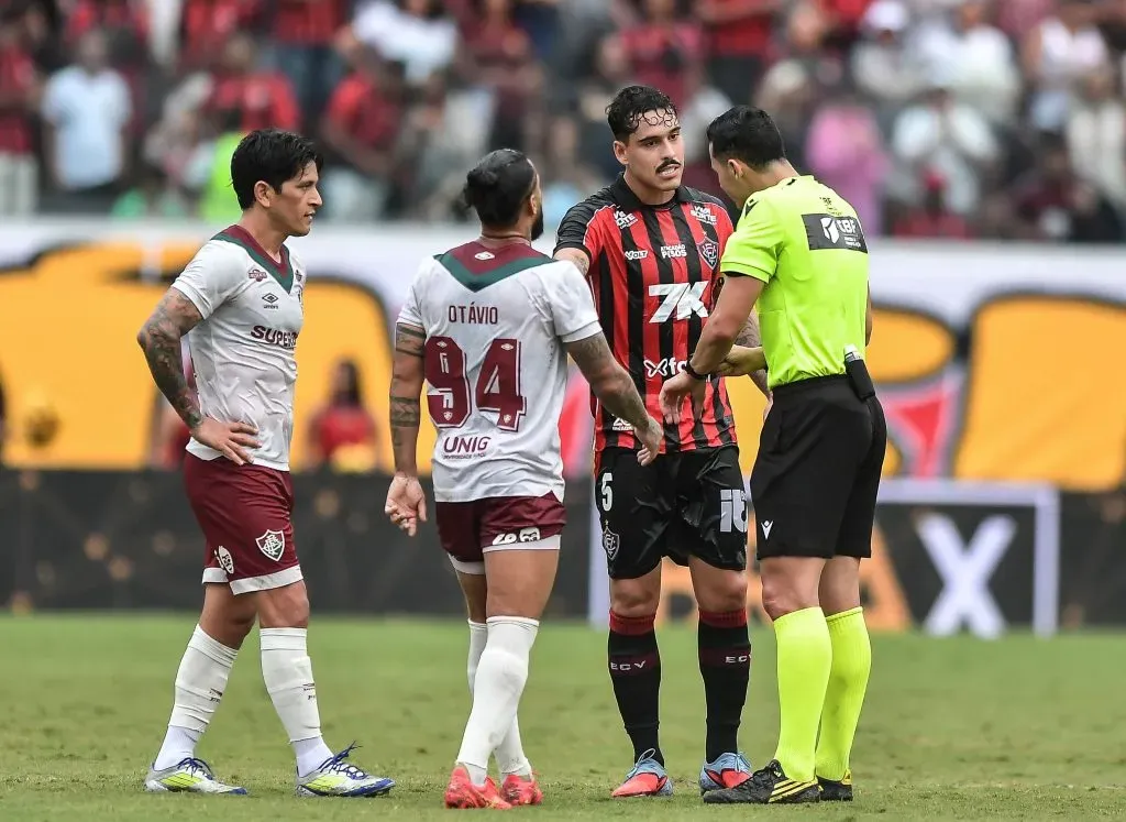 Cano atua por 90 minutos em Vitória x Fluminense. Foto: Jhony Pinho/AGIF