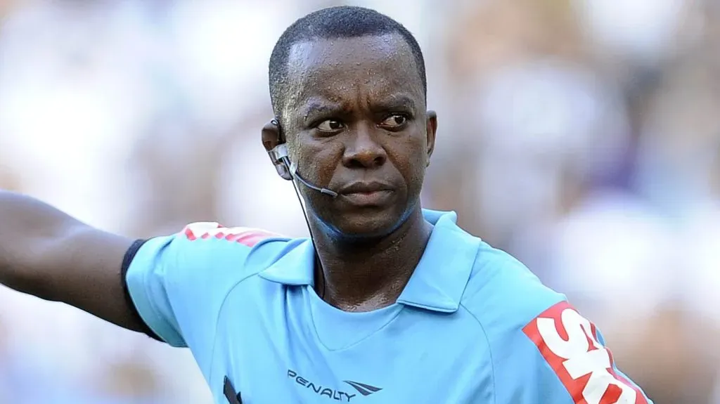 PC Oliveira quando ainda apitava. Foto: Fabio Castro/AGIF